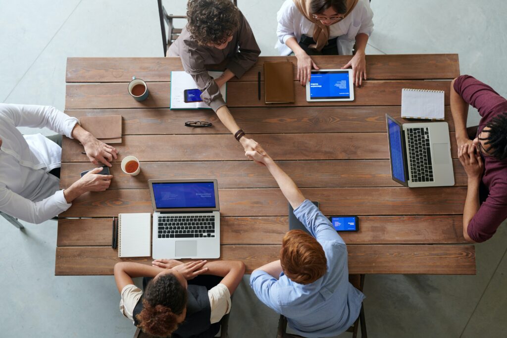 handshaketable